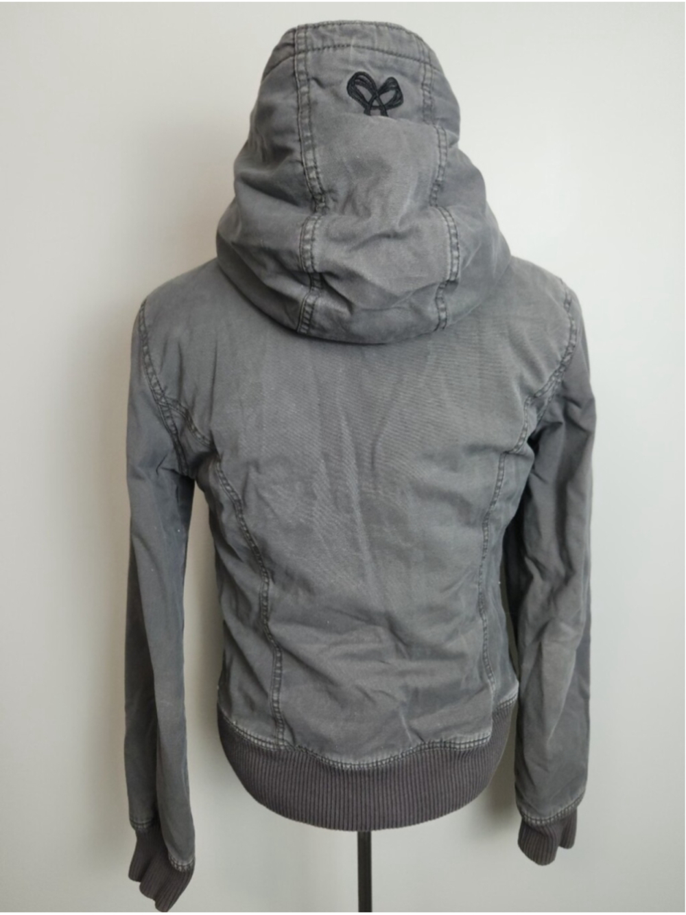 ASO Bella Swan Twilight Grey Hooded Jacket Red Plaid Interior Sz S Y2K As Seen - Picture 6 of 14